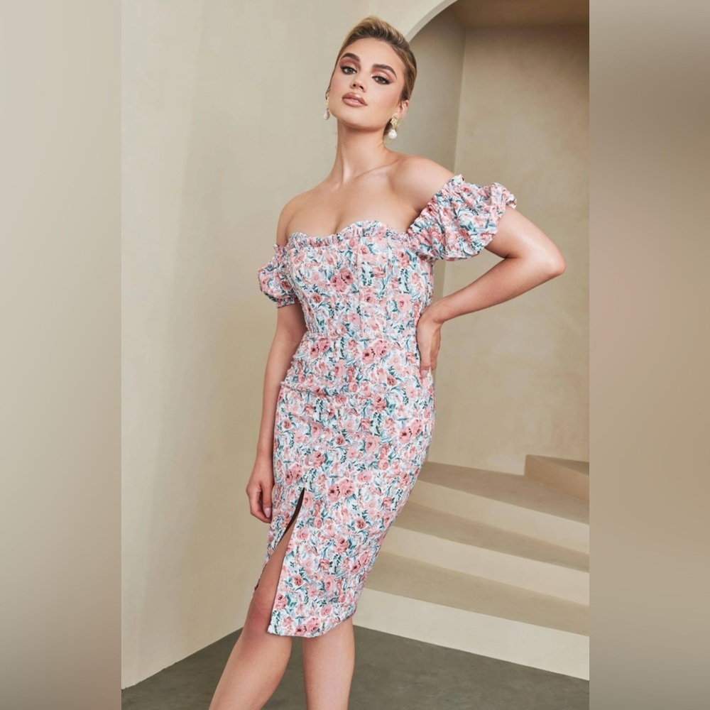 Lavish Alice‎ Bonded Floral Off The Shoulder Puff Sleeve Satin Dress Size 4